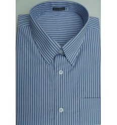 Fredao Moda Masculina Camisa extra grande azul com listras, manga curta, passa fácil, em tecido misto de algodão com poliéste